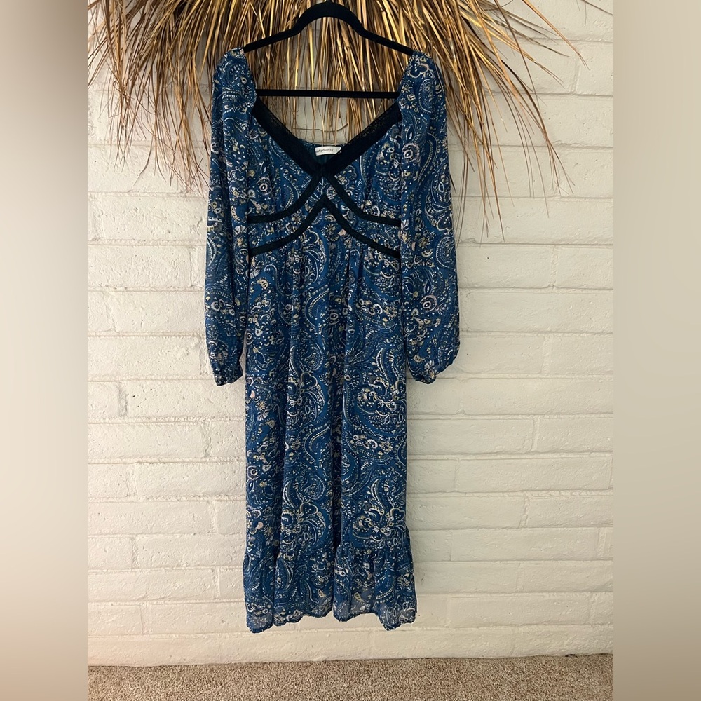 Chic Paisley Long Sleeve Dress in Navy